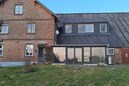 Wohnung Haseldorf - 3 Zimmer, 130 m&sup2;, 1.300&euro; | Angebot:25612493