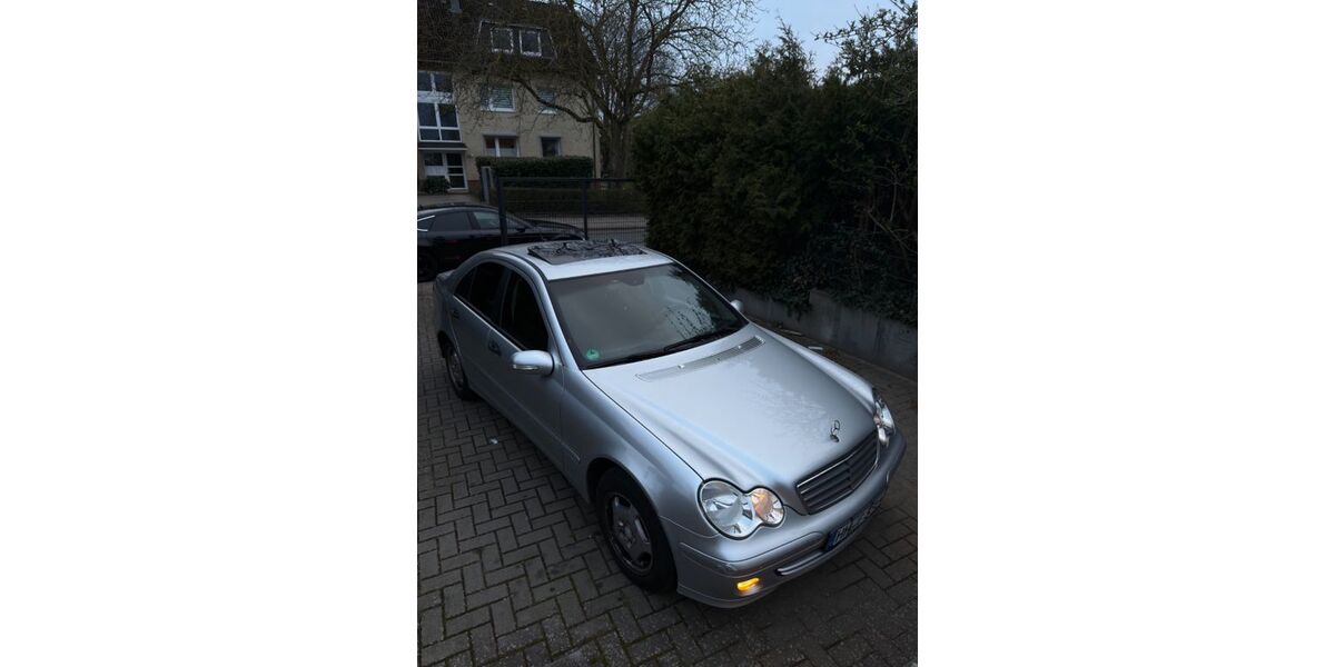 Mercedes-Benz C 220 206.000 km 4.800 &euro; Hamburg 22083