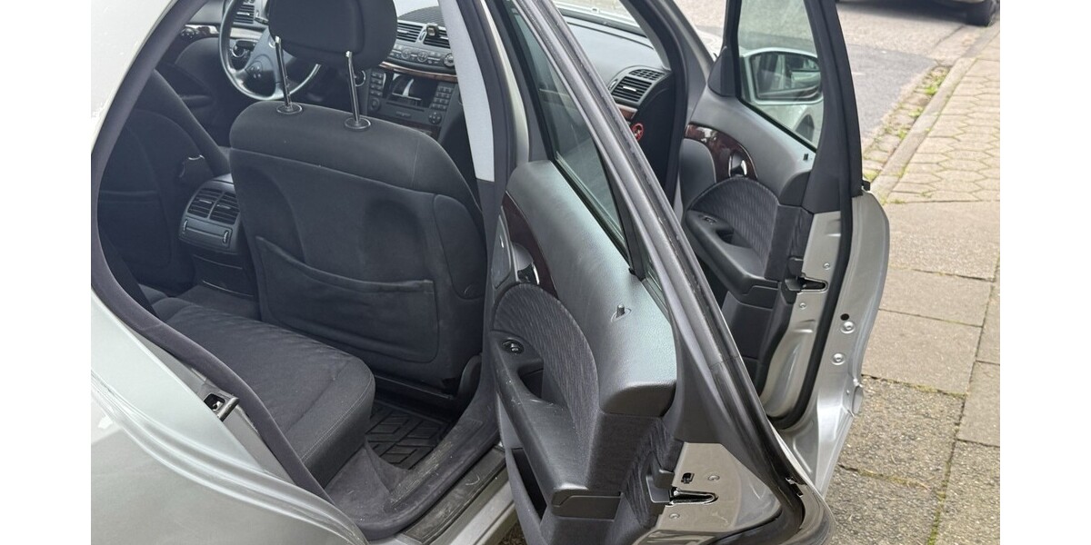 Mercedes-Benz E200 220.000 km 4.500 &euro; Hamburg 20038