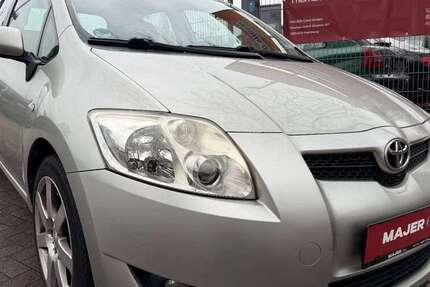 Toyota Auris 133.093 km 6.990 &euro; Hamburg 22043
