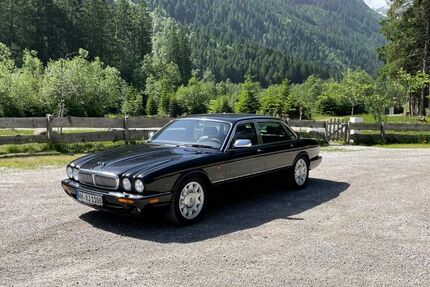 Jaguar Daimler 182.598 km 22.500 &euro; Hamburg 22049