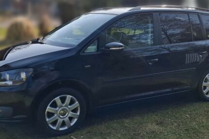 VW Touran 182.850 km 7.200 &euro; Kiebitzreihe 25368