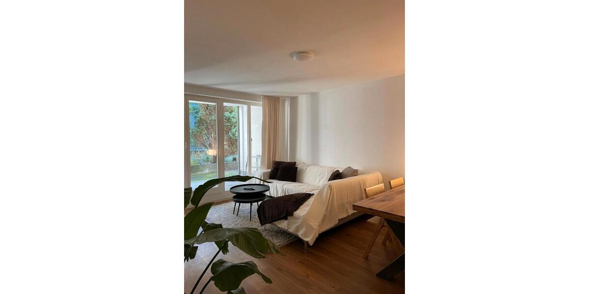 Etagenwohnung Hamburg Uhlenhorst - 2 Zimmer, 70 m&sup2;, 1.650&euro; | Angebot:25409472