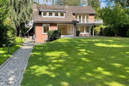 Haus Hamburg Volksdorf - 7 Zimmer, 247 m&sup2;, 2.890&euro; | Angebot:25879704