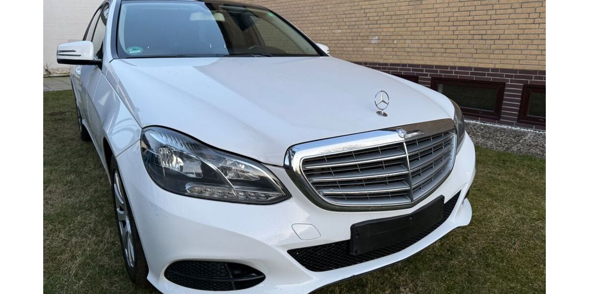 Mercedes-Benz E 200 469.580 km 5.850 &euro; Witzhave 22969
