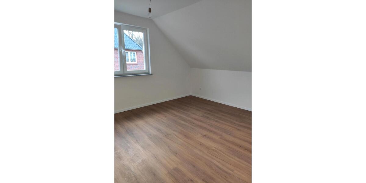 Dachgeschoßwohnung Hamburg Harburg - 3 Zimmer, 74 m&sup2;, 1.300&euro; | Angebot:25720376