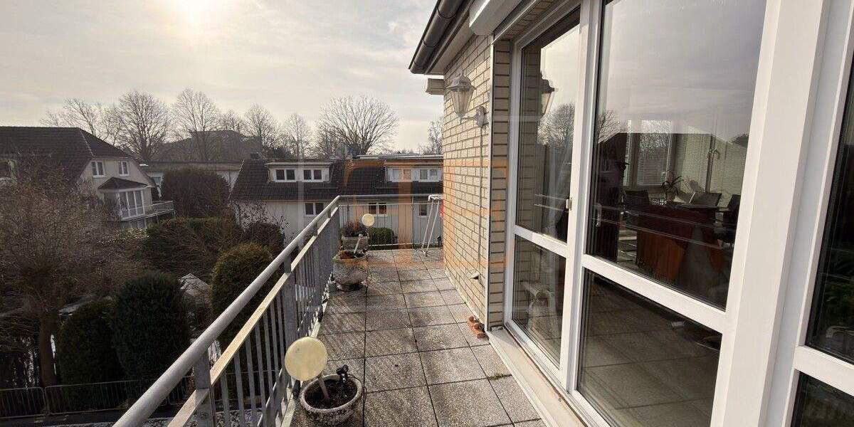 Lichtdurchflutete 2.-Zimmer Wohnung mit großem Balkon und Tiefgaragenstellplatz - Etagenwohnung Hamburg / Lurup Lurup | Angebot:25790655