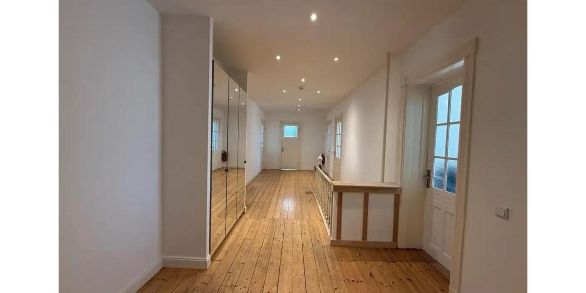 Hochparterre Hamburg Harburg - 5 Zimmer, 192 m&sup2;, 2.750&euro; | Angebot:26014489