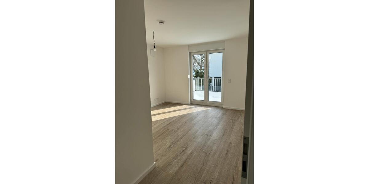 Erdgeschoßwohnung Ahrensburg - 5.5 Zimmer, 151 m&sup2;, 2.747&euro; | Angebot:25350544