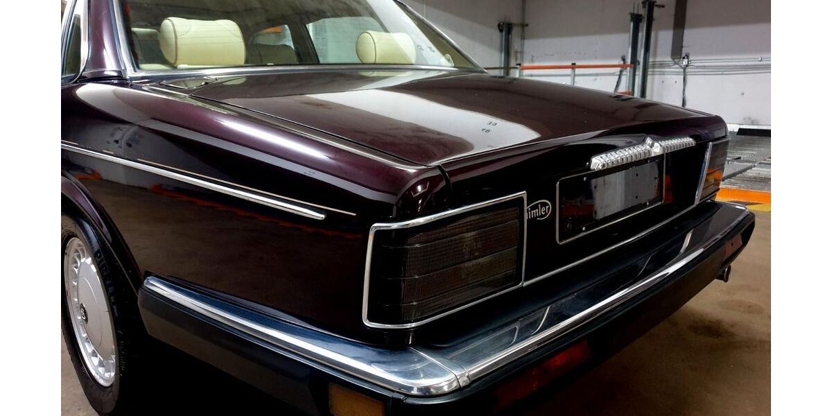 Jaguar Daimler 59.860 km 21.950 &euro; Hamburg 22085