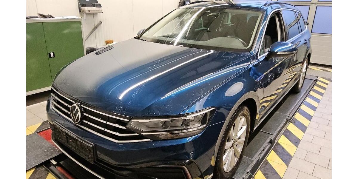 VW Passat Variant 71.597 km 20.745 &euro; Uetersen bei Hamburg 25436