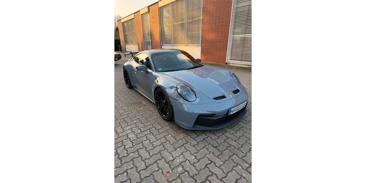 Porsche 992 2.830 km 207.400 &euro; Hamburg 22299