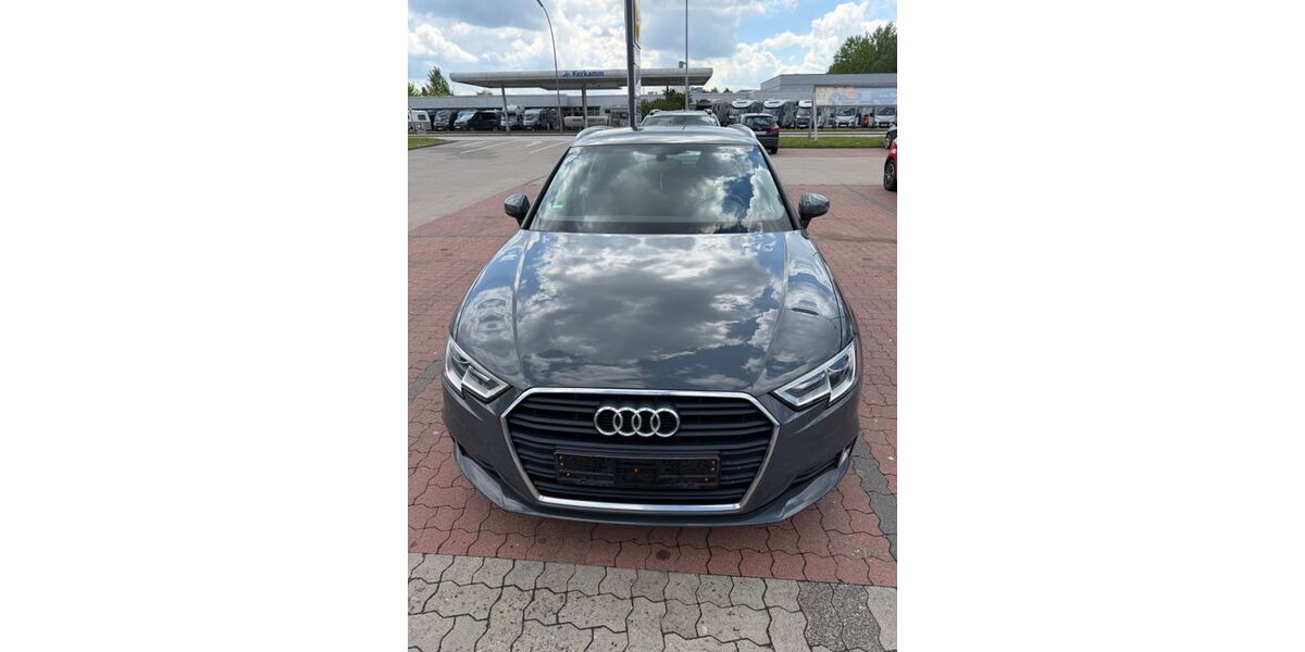 Audi A3 93.100 km 14.500 &euro; Kölln-Reisiek 25337