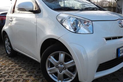 Toyota IQ 100.000 km 4.500 &euro; Hamburg 22043