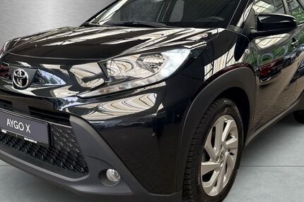 Toyota Aygo (X) 30.599 km 13.490 &euro; Rellingen 25462