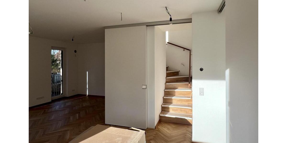 Maisonettenwohnung Hamburg Altona - 4 Zimmer, 93 m&sup2;, 2.150&euro; | Angebot:24662323