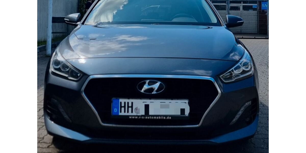Hyundai i30 92.200 km 15.400 &euro; Hamburg 22453