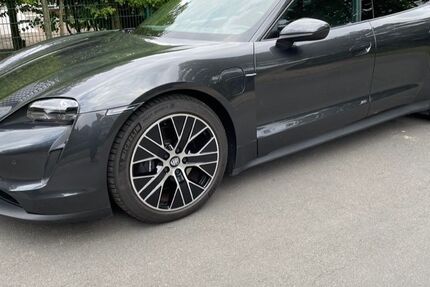 Porsche Taycan 48.000 km 57.700 &euro; Großhansdorf 22927