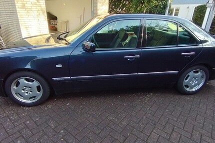 Mercedes-Benz E 230 169.820 km 3.500 &euro; Hamburg 20038