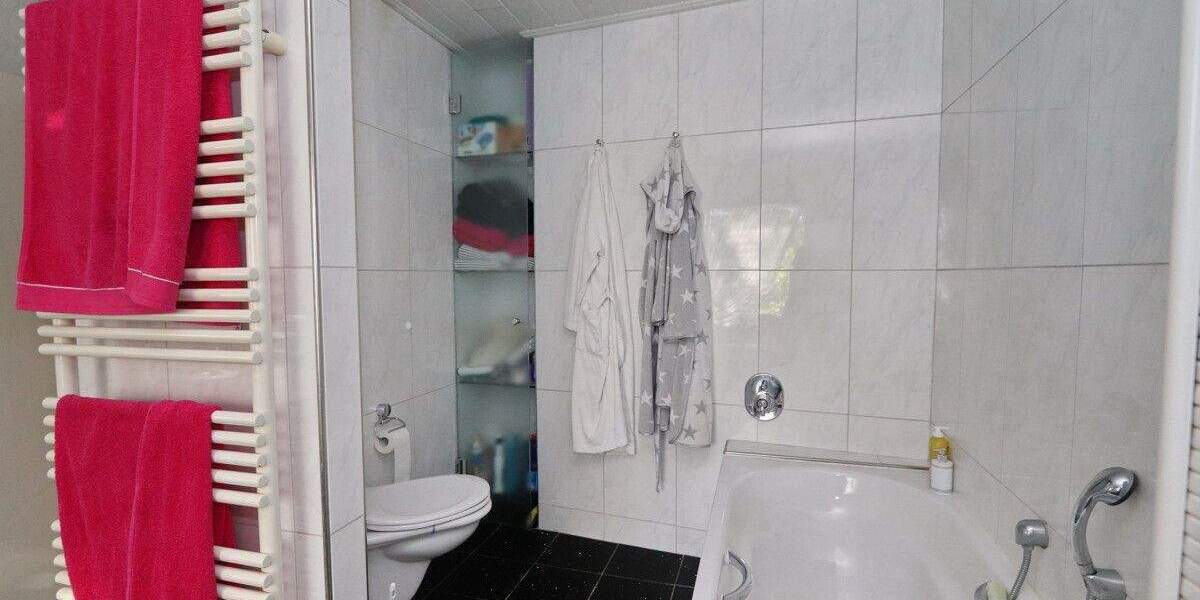 Mehrfamilienhaus, Wohnhaus Bimöhlen - 9 Zimmer, 252 m&sup2;, 449.000&euro; | Angebot:25700540