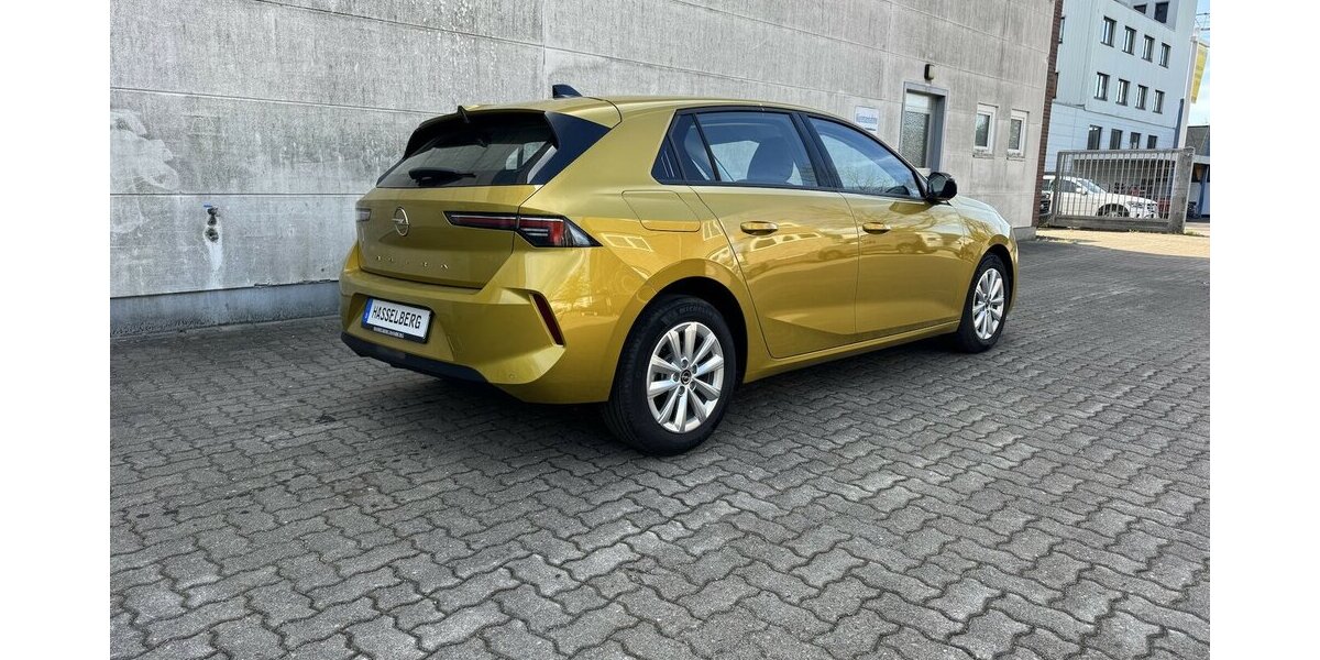 Opel Astra L INITIALE in AMBER Kult Gelb Metallic 1.001 km 19.999 &euro; Hamburg 22339