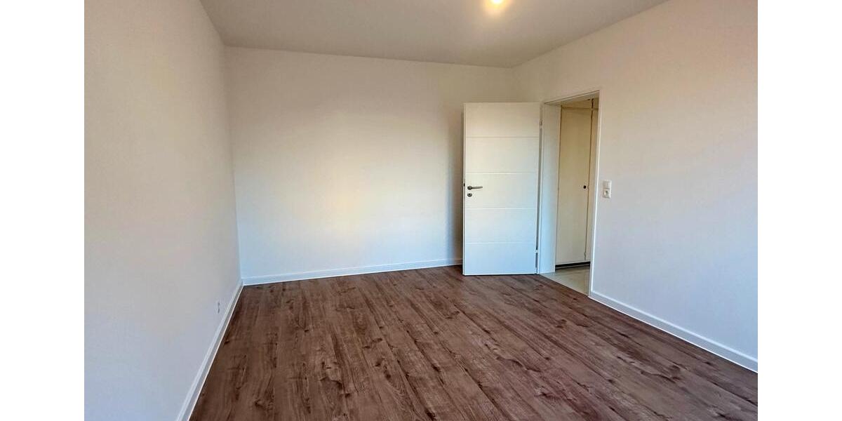 Etagenwohnung Stapelfeld - 4 Zimmer, 96 m&sup2;, 2.000&euro; | Angebot:25957212