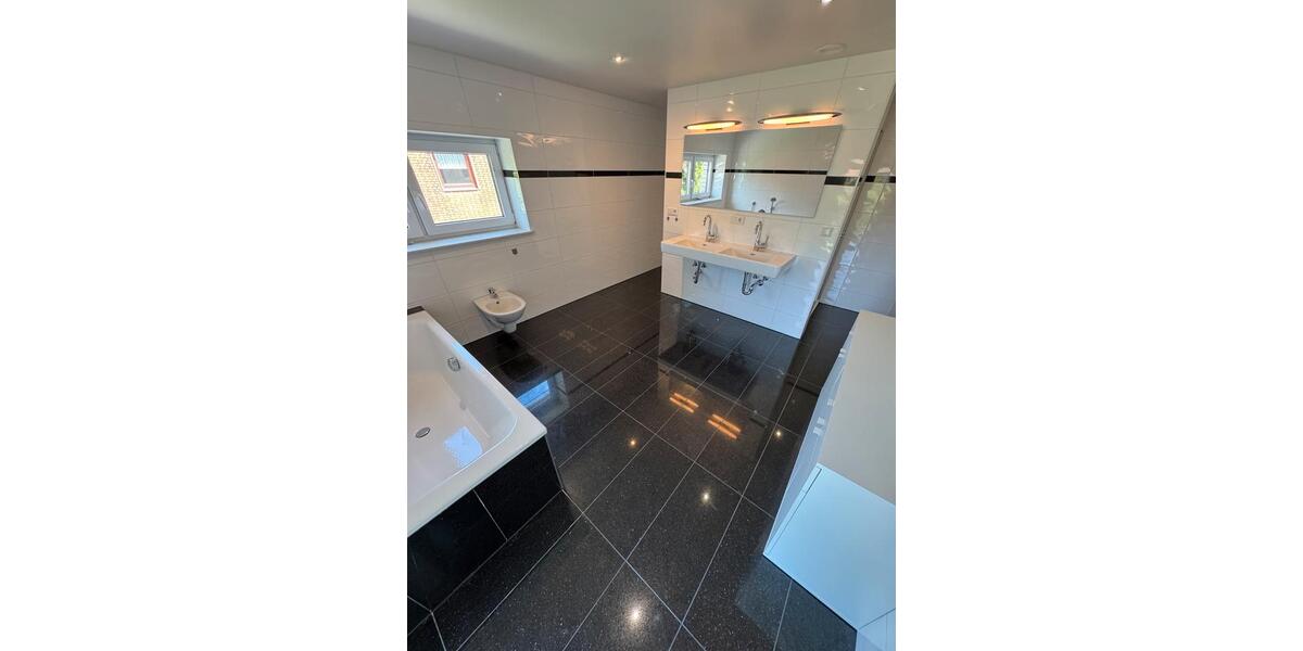 Maisonettenwohnung Hamburg Wandsbek - 5 Zimmer, 195 m&sup2;, 3.000&euro; | Angebot:25285587