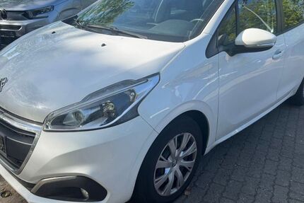 Peugeot 208 91.000 km 4.490 &euro; Hamburg 22043