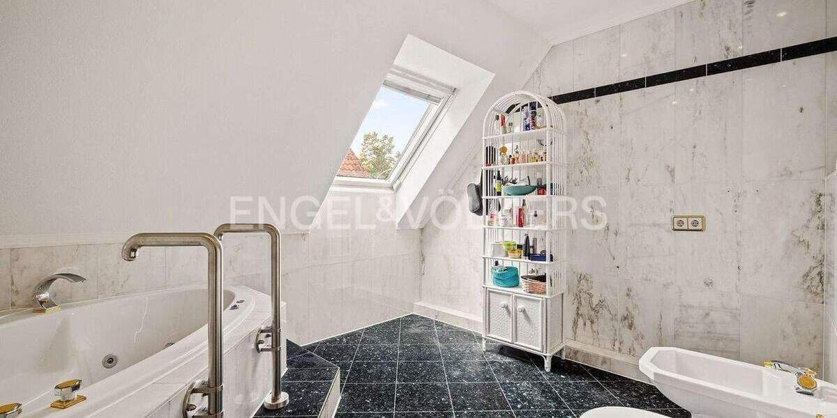 Einfamilienhaus Norderstedt Garstedt - 9 Zimmer, 317 m&sup2;, 1.100.000&euro; | Angebot:25701916