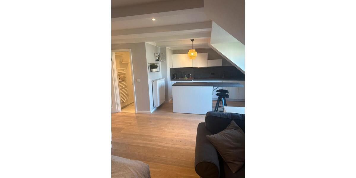 Dachgeschoßwohnung Hamburg Hamburg-Mitte - 1.5 Zimmer, 38 m&sup2;, 1.400&euro; | Angebot:25219618