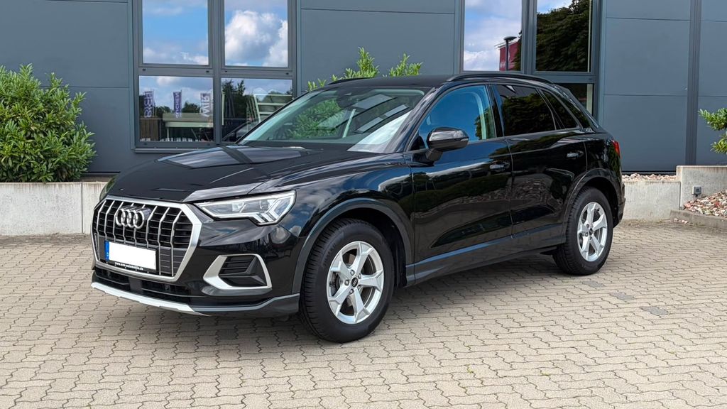 Audi Q3 37.100 km 28.990 &euro; Hamburg 22147