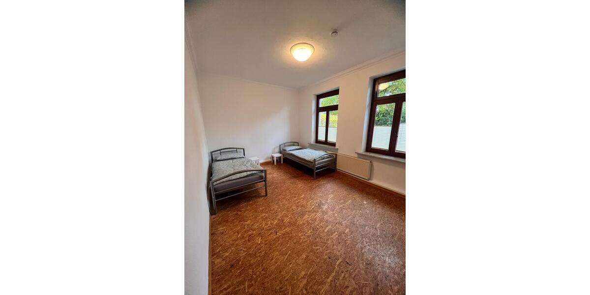 Einfamilienhaus Oststeinbek - 6 Zimmer, 400 m&sup2;, 20&euro; | Angebot:18888376