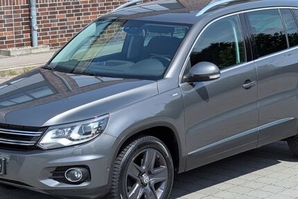 VW Tiguan 121.513 km 13.899 &euro; BARSBÜTTEL 22885