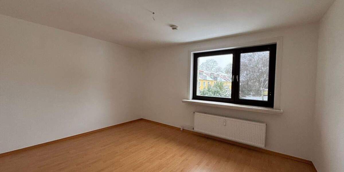 Etagenwohnung Pinneberg - 4 Zimmer, 92 m&sup2;, 920&euro; | Angebot:25815904