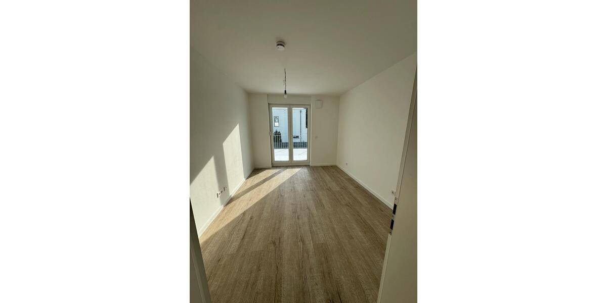 Erdgeschoßwohnung Ahrensburg - 5.5 Zimmer, 151 m&sup2;, 2.747&euro; | Angebot:25350544