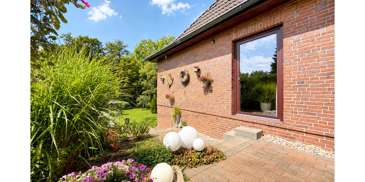 Ihr neues Familienglück: Wohnen mit Einliegerwohnung und grünem Gartenidyll - Einfamilienhaus Bad Bramstedt | Angebot:27085899