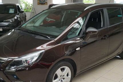 Opel Zafira Tourer 68.981 km 11.900 &euro; Hamburg 22043