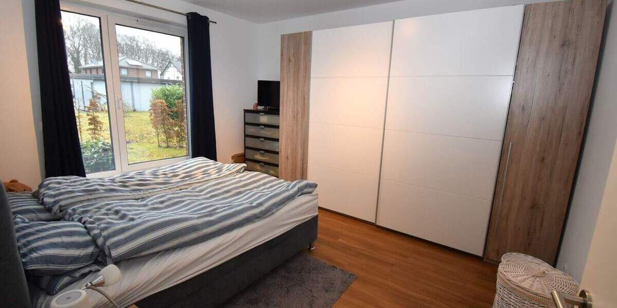Etagenwohnung Uetersen - 3 Zimmer, 93 m&sup2;, 1.300&euro; | Angebot:25769376