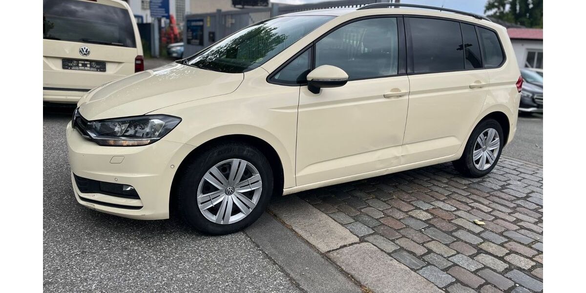 VW Touran 278.158 km 6.490 &euro; Hamburg OT Hamm 20537