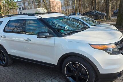 Ford Explorer 168.500 km 17.900 &euro; Hamburg 22147