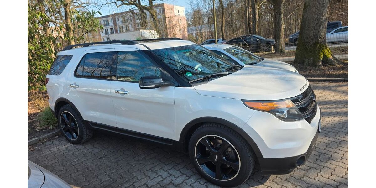 Ford Explorer 168.500 km 18.300 &euro; Hamburg 22147