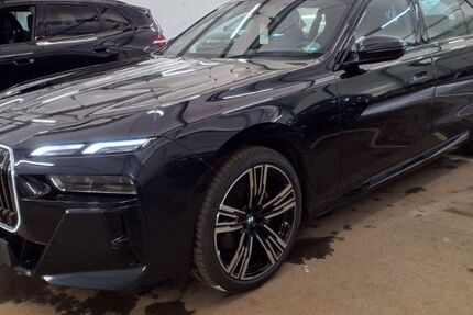 BMW 740 24.429 km 91.350 &euro; Hamburg 21073