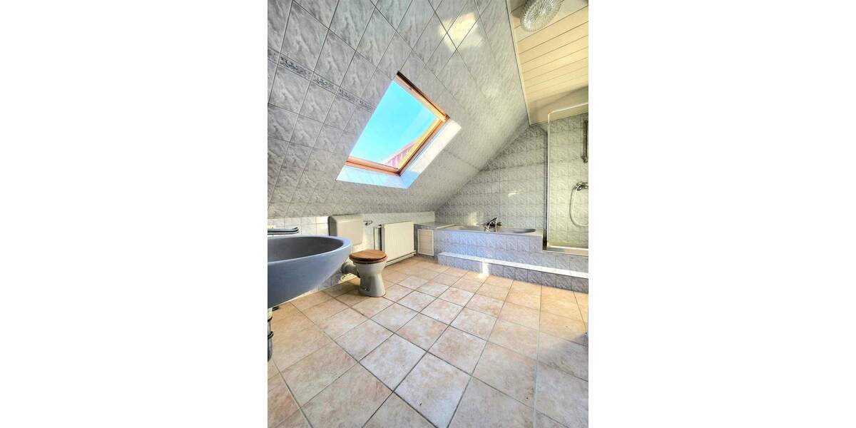 Etagenwohnung Nahe - 6 Zimmer, 145 m&sup2;, 299.000&euro; | Angebot:25682395