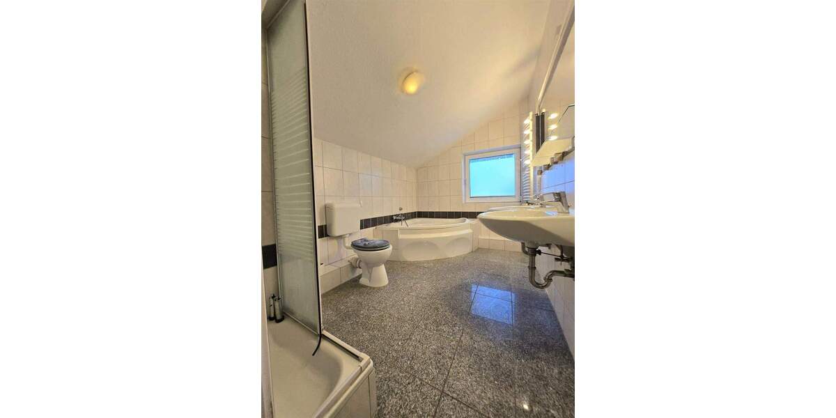 Terrassenwohnung Nahe - 6 Zimmer, 170 m&sup2;, 380.000&euro; | Angebot:25682405