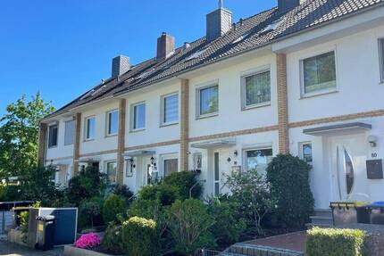 Haus Halstenbek - 4 Zimmer, 121 m&sup2;, 1.755&euro; | Angebot:26851277