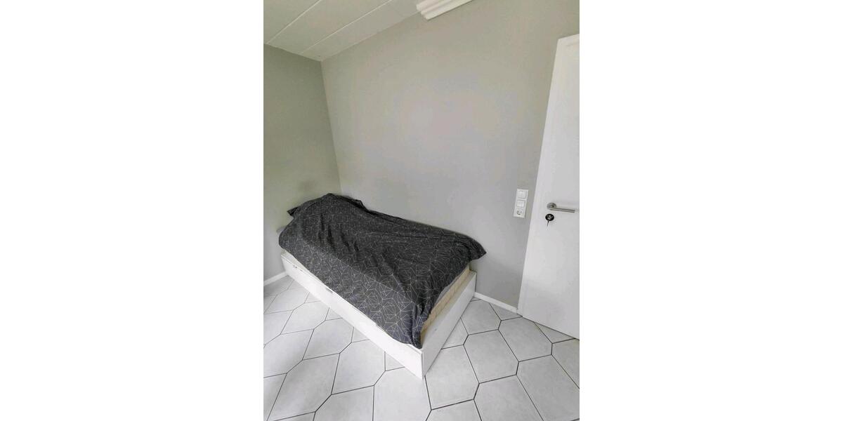 Erdgeschoßwohnung Hamburg Wandsbek - 1 Zimmer, 18 m&sup2;, 680&euro; | Angebot:26560659