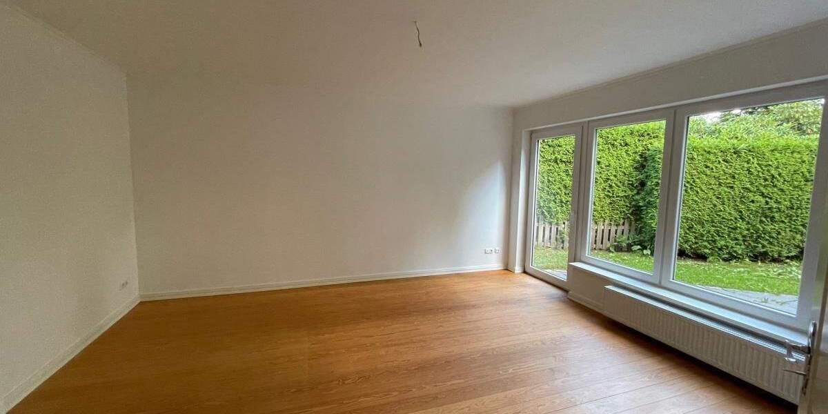 Mehrfamilienhaus, Wohnhaus Hamburg Volksdorf - 7 Zimmer, 247 m&sup2;, 2.890&euro; | Angebot:25879704