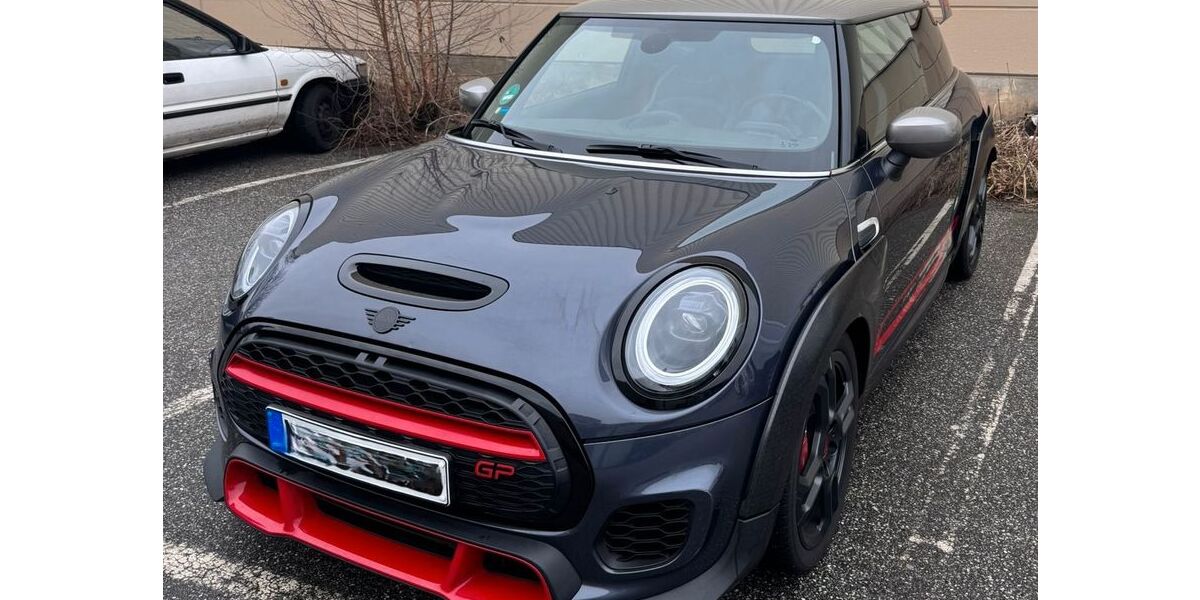 Mini John Cooper Works Coupé 60.000 km 39.900 &euro; Hamburg 22049