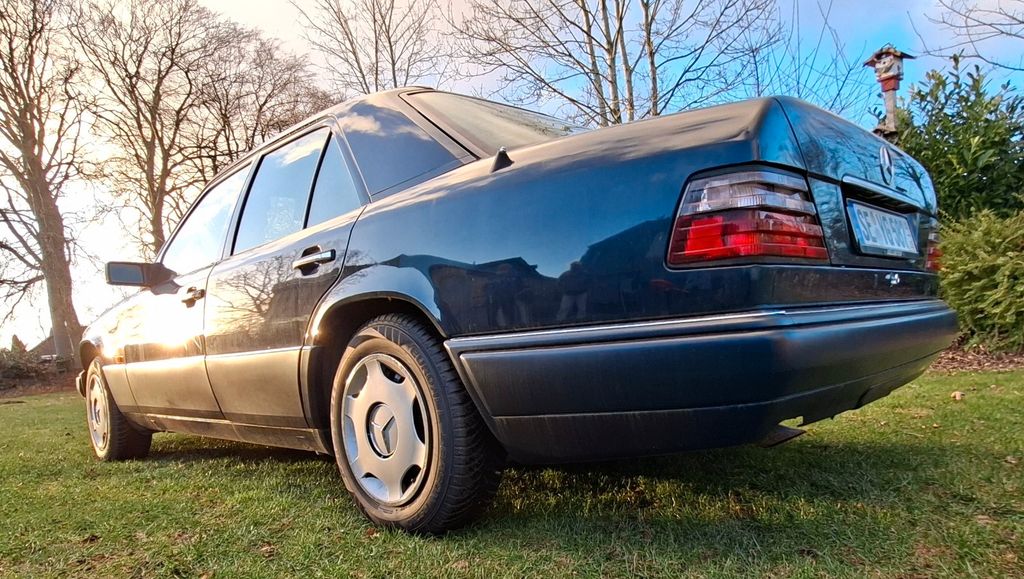 Mercedes-Benz 220 120.700 km 10.850 &euro; Norderstedt 22851