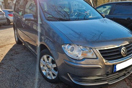 VW Touran 144.000 km 4.700 &euro; Hamburg 22305